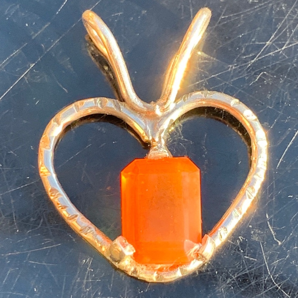 Hand-crafted Mexican Jelly Fire Opal 925 Sterling Silver Pendant - Picture 3 of 17
